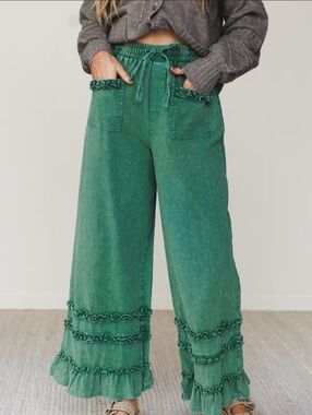 Chase The Horizon Ruffle Pants
